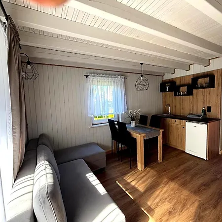 Eden Domki, I Apartman *