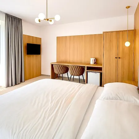 Apartman Eden Domki, I