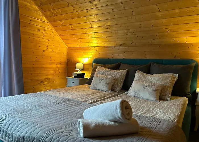 Eden Domki, I Jastrzębia Góra